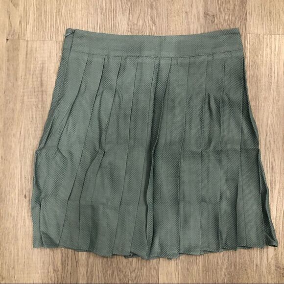 BEAUFILLE Pleated Mini Skirt Size 2 NWT - Picture 2 of 7